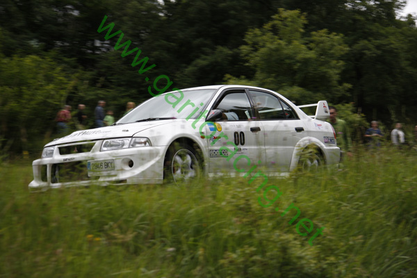 08mena215
